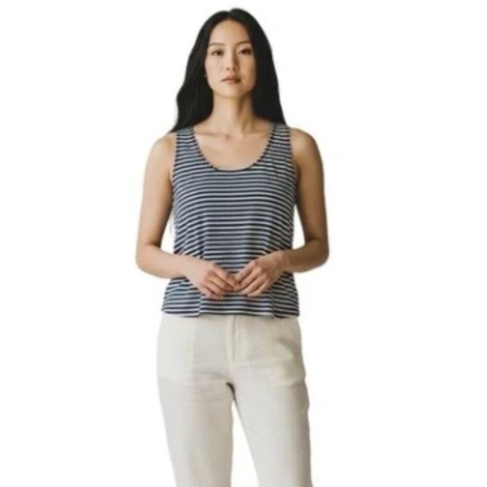 Athleta Essence Navy Gray Stripe Racerback Tank Top Medium 777928-03